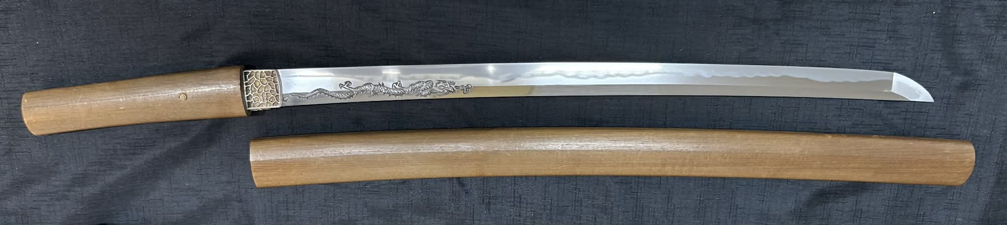 Wakizashi with Excellent Dragon Horimono made by Hidetoki